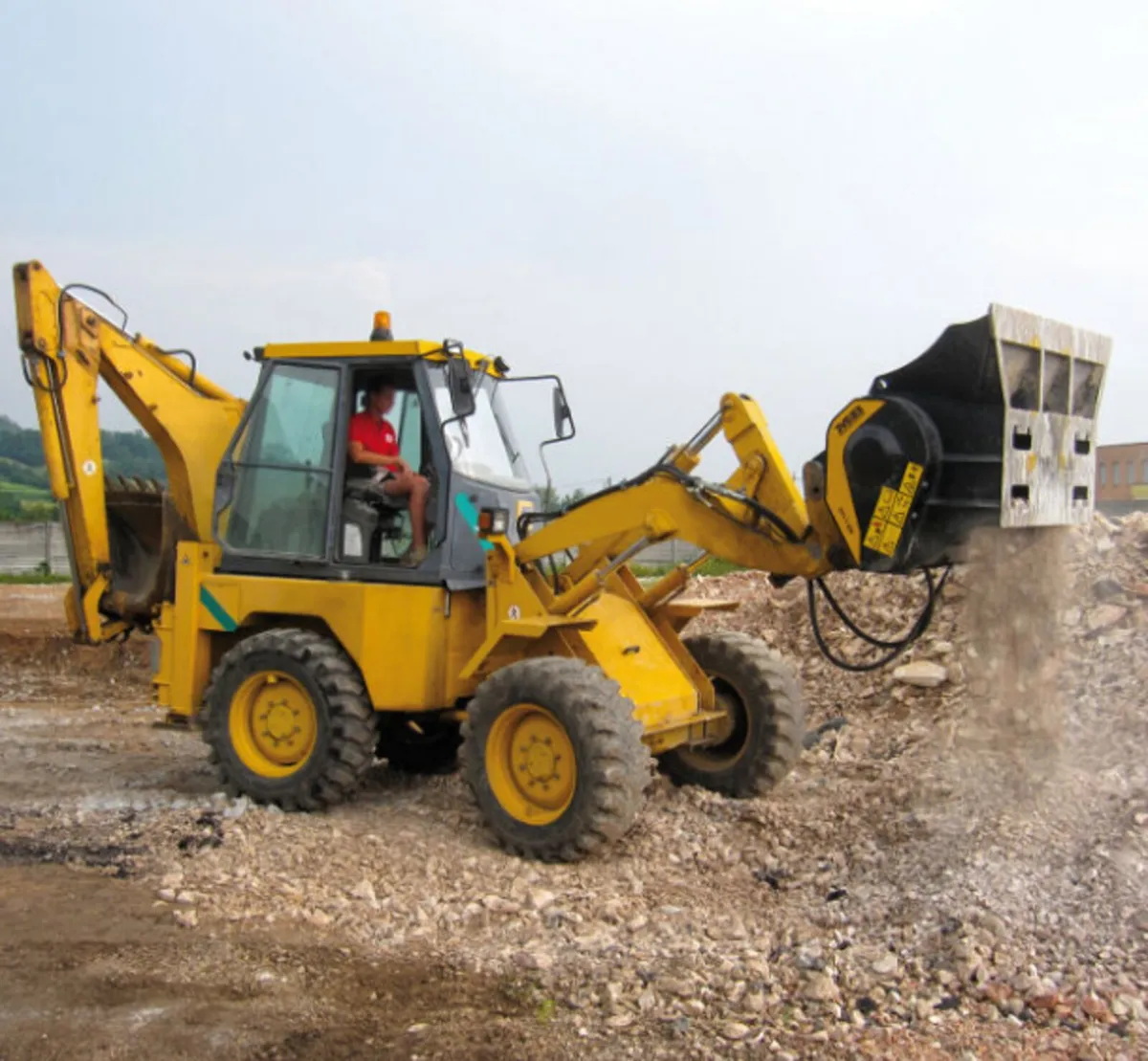 MB L160 Crusher bucket for Loaders - Image 2