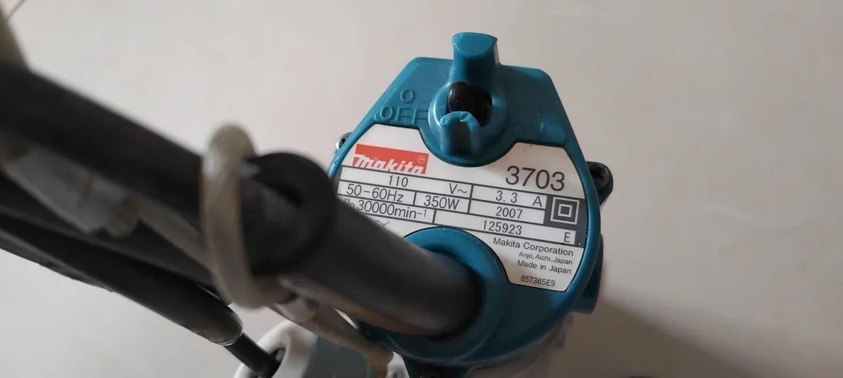 Makita 3703 Laminate Trimmer 110v - Image 4