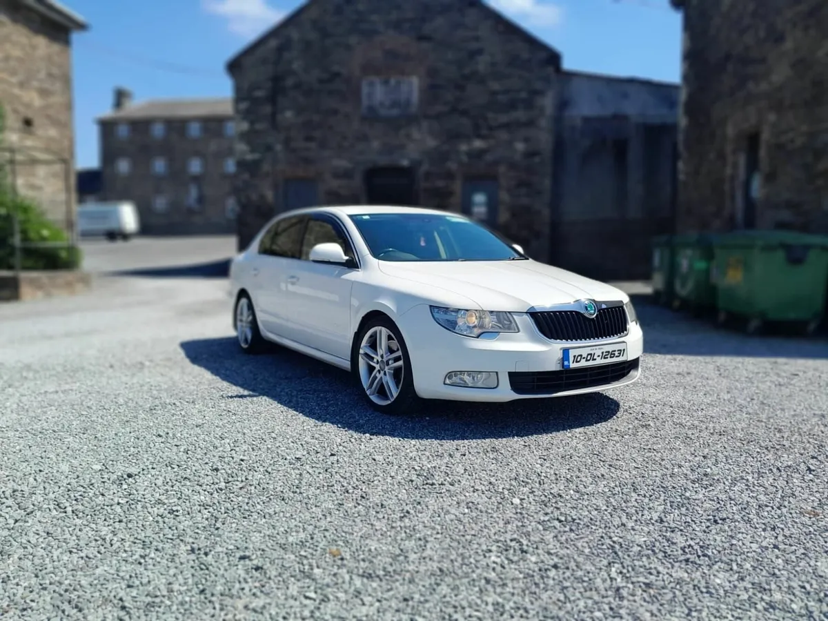 Skoda Superb 2010 - Image 2