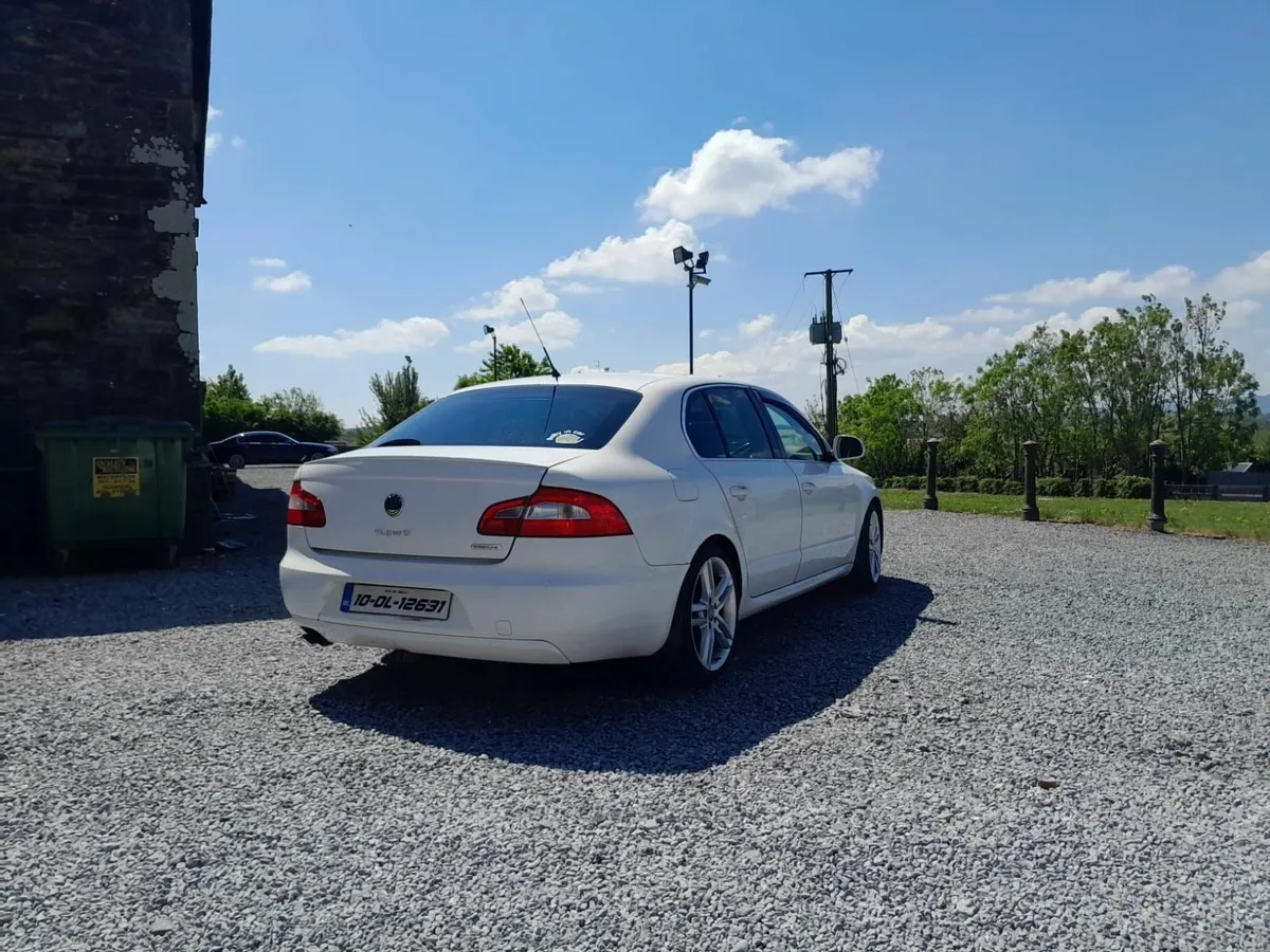 Skoda Superb 2010 - Image 3