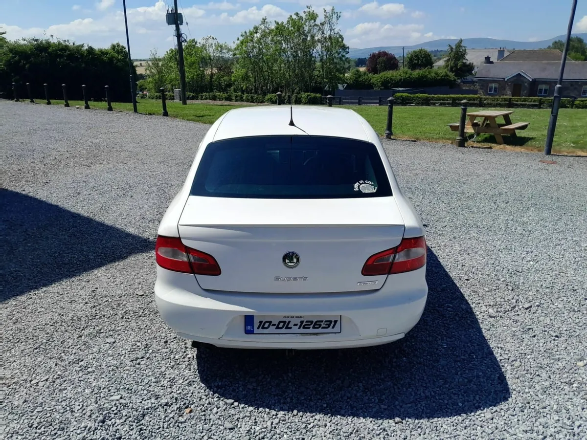 Skoda Superb 2010 - Image 4