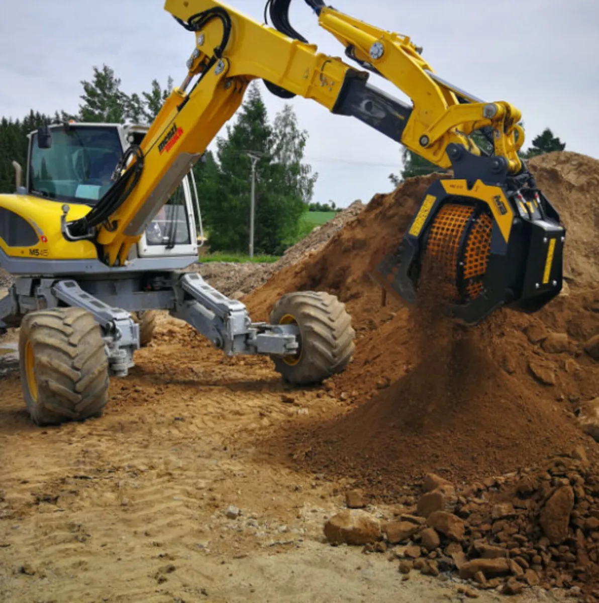 MB S10 Screening bucket for excavator - Image 1