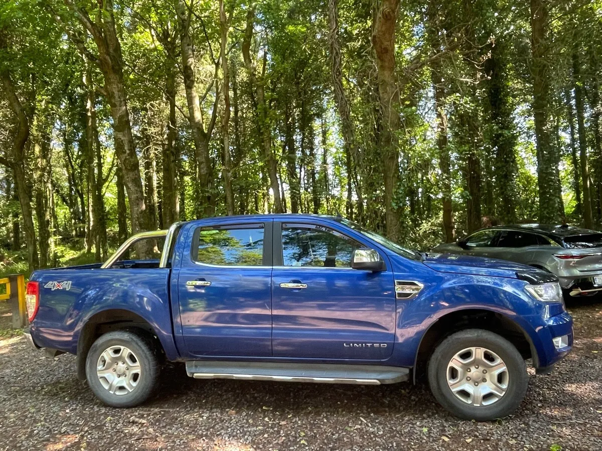 Ford Ranger 2.2 Limited Edition 5 seater crew cab - Image 4