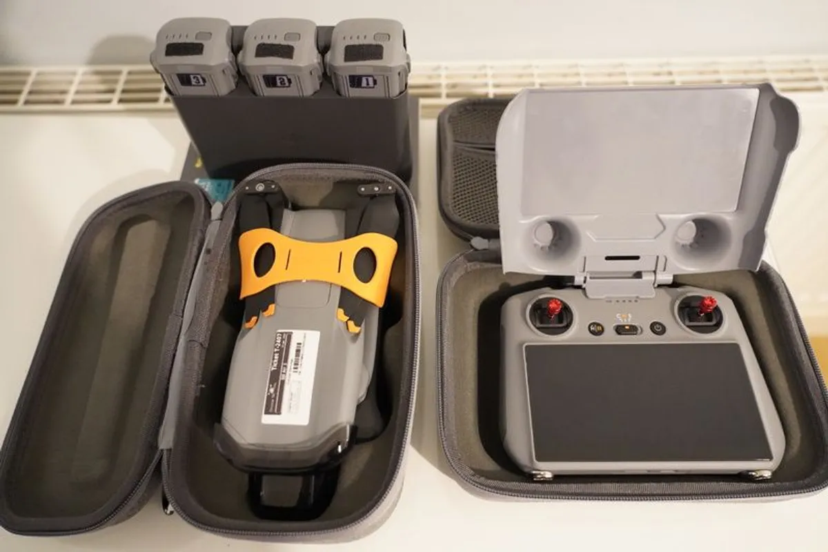 DJI Air 3 Fly More Combo RC 2 - Image 2