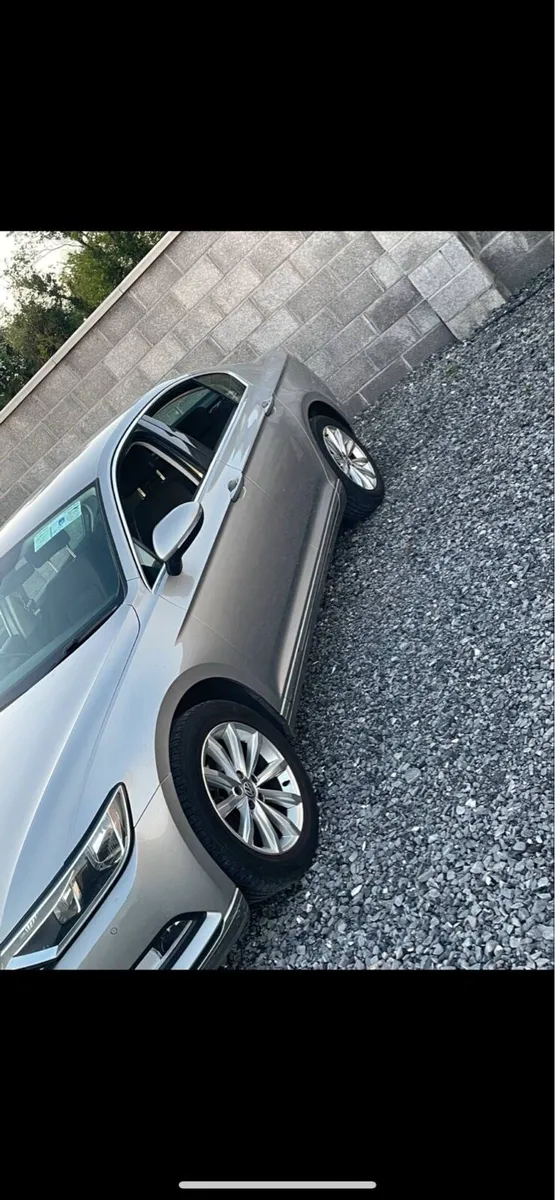 Volkswagen Passat - Image 2