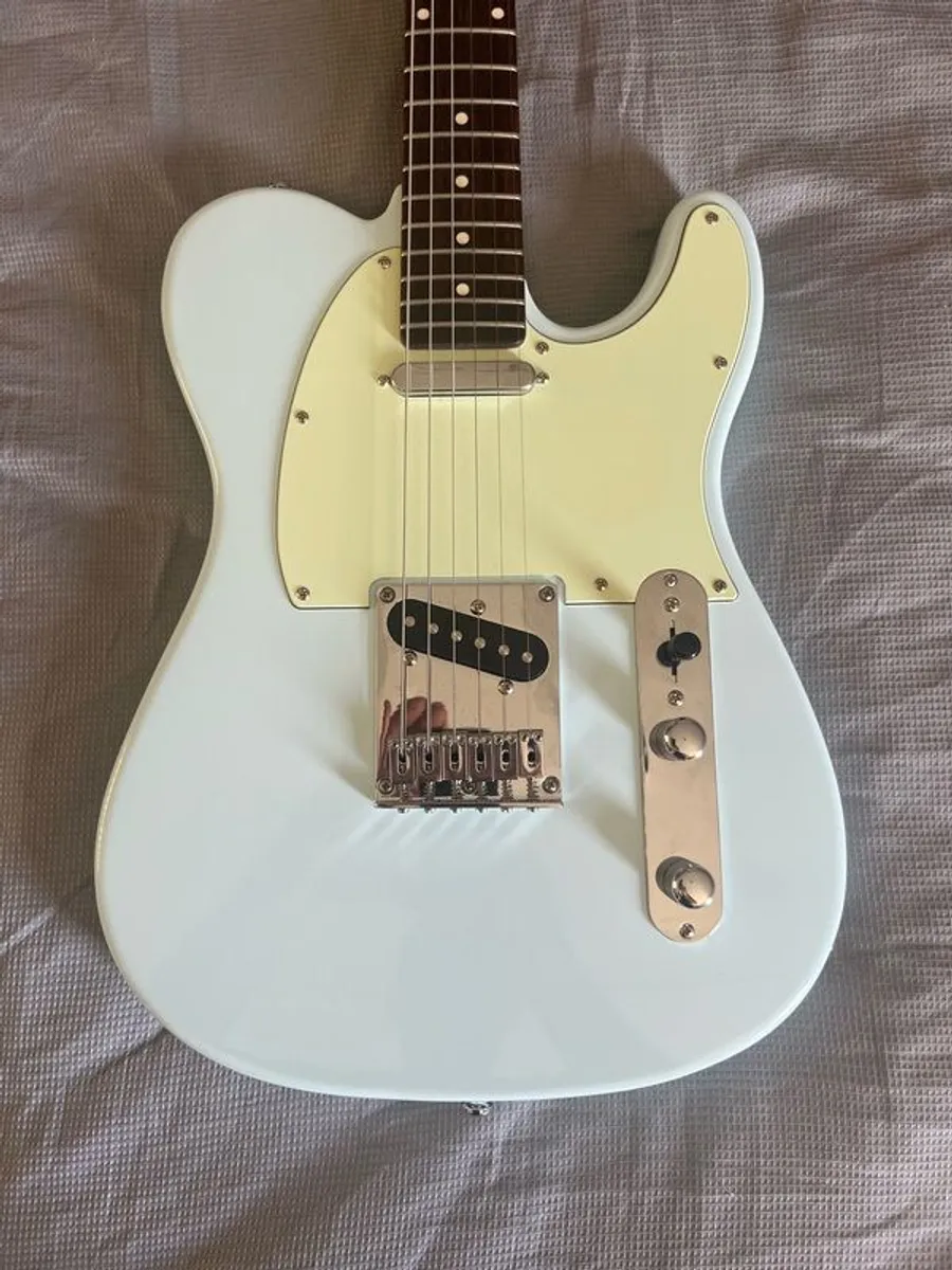 Sire Telecaster Larry Carlton edition & Pedals - Image 2