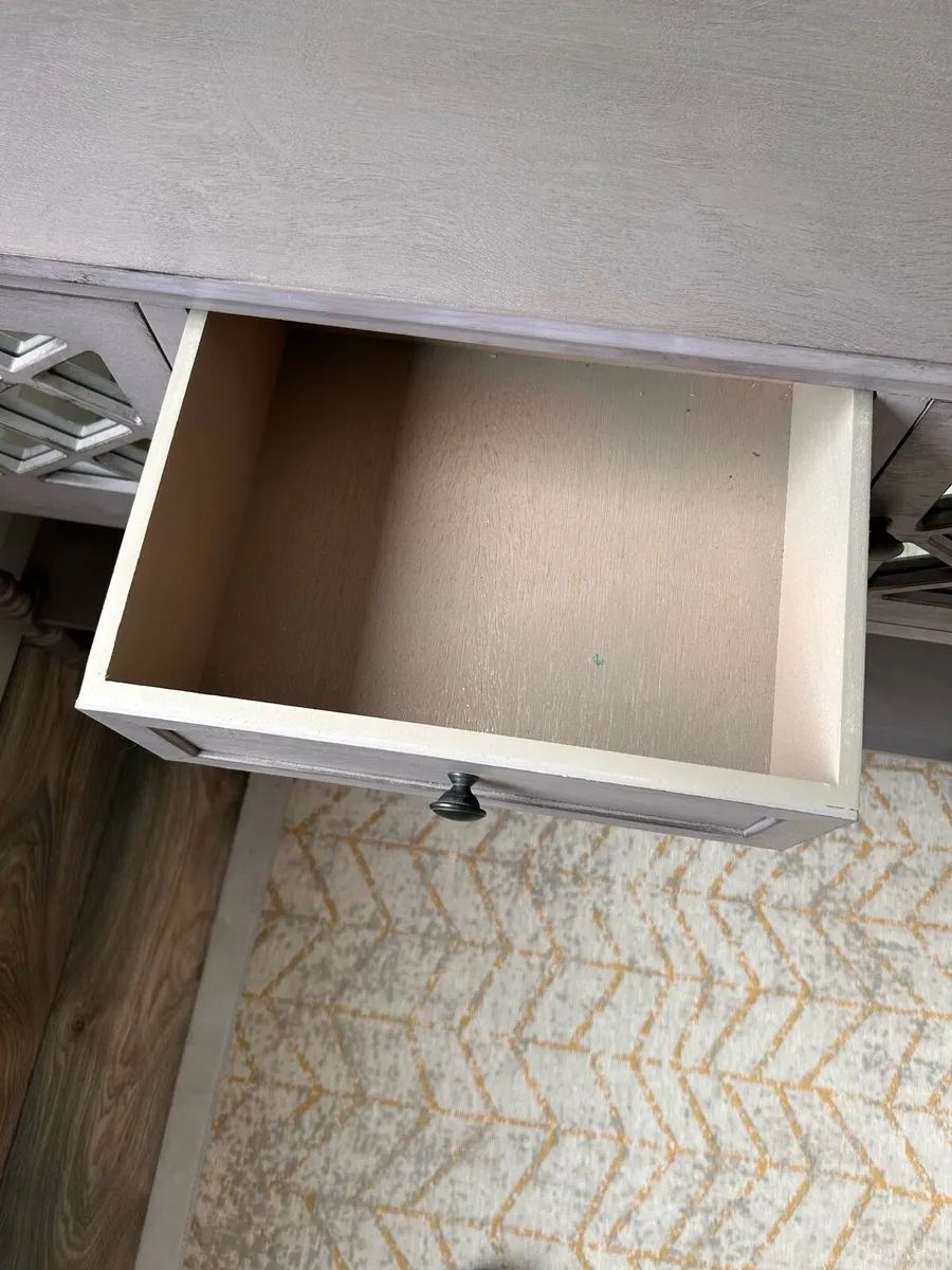 Console Table - Image 4