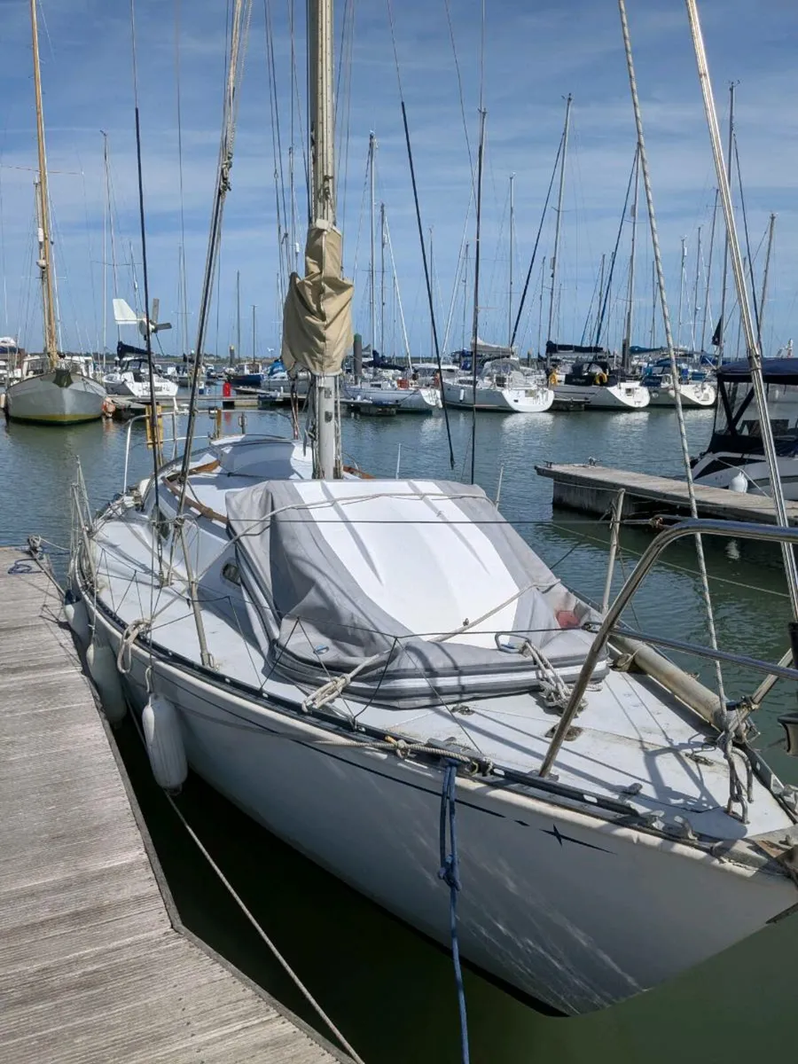 Sailing yacht - Image 1