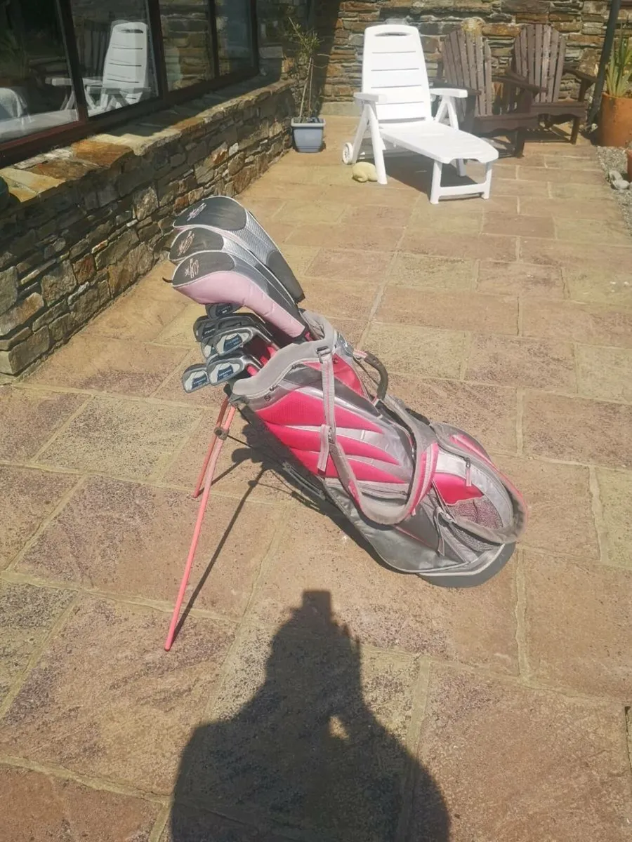 Colt Stratos Ladies golf set.13 clubs and Nike bag - Image 3