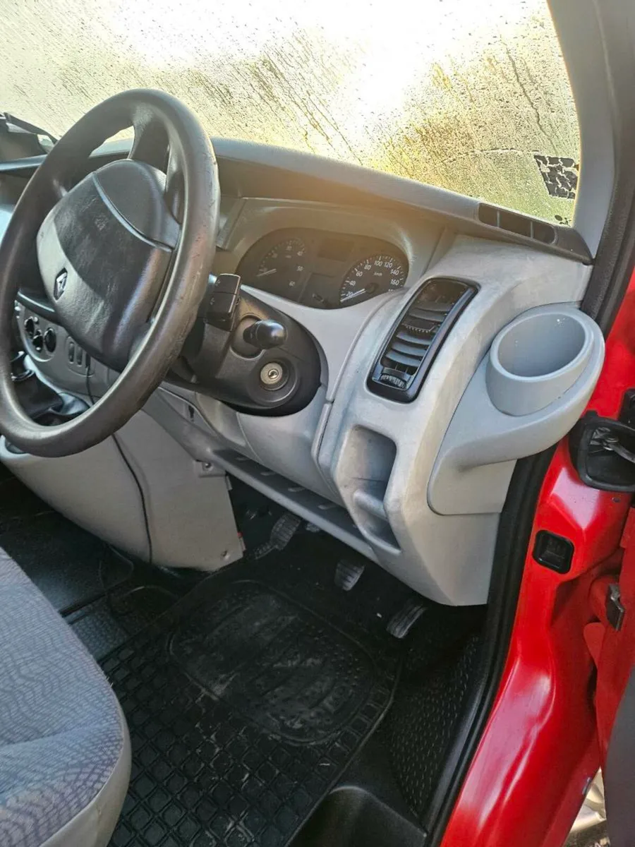 Renault Trafic 2007 tested - Image 1