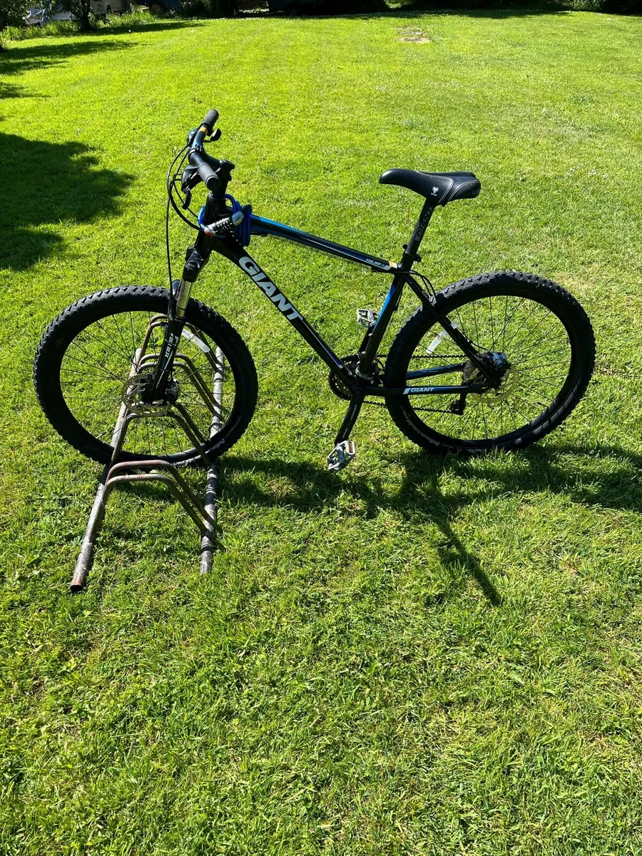 Giant Talon 3 Mountain Bike - Image 3