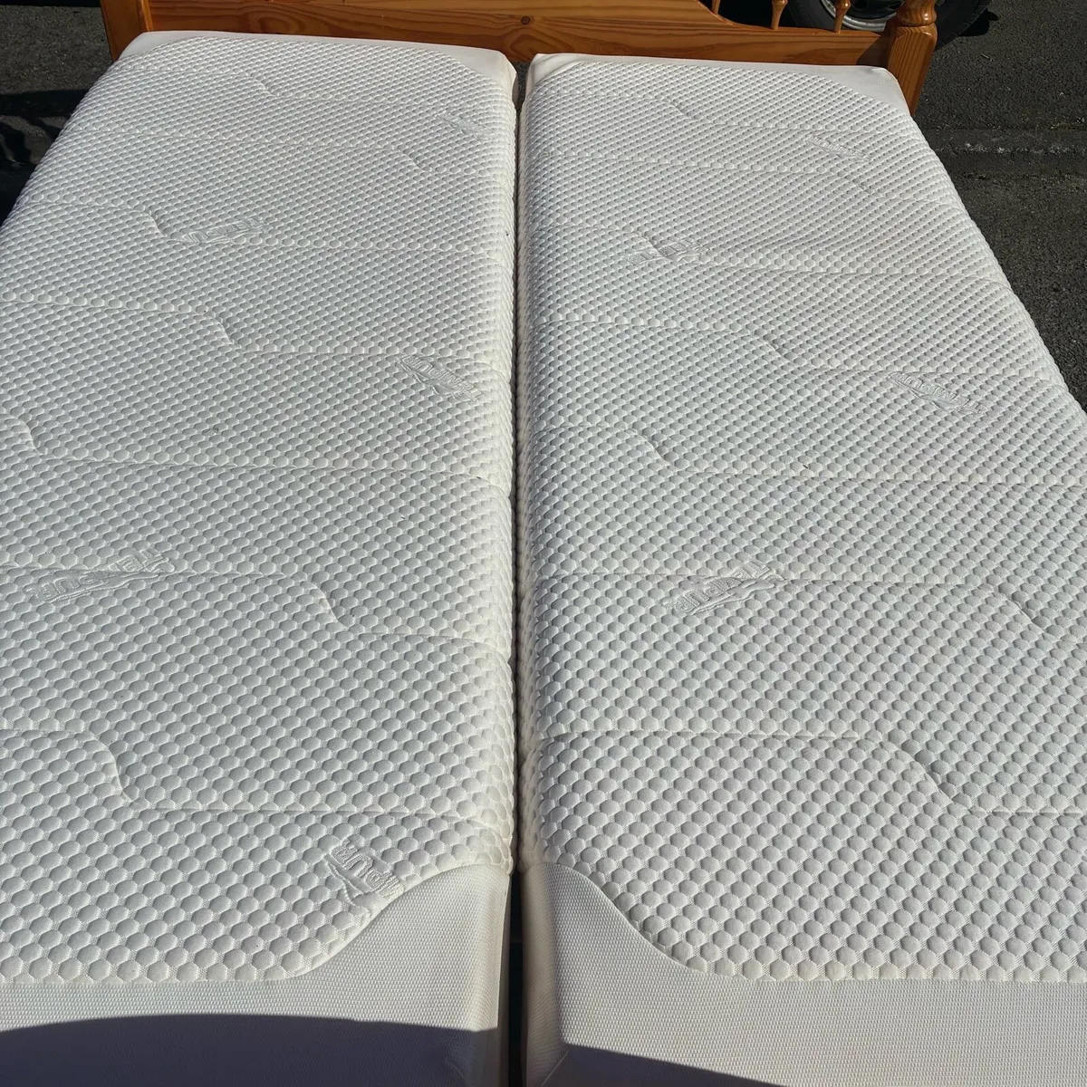 5 ft King Solid Pine Bed frame & excellent Mattres - Image 4