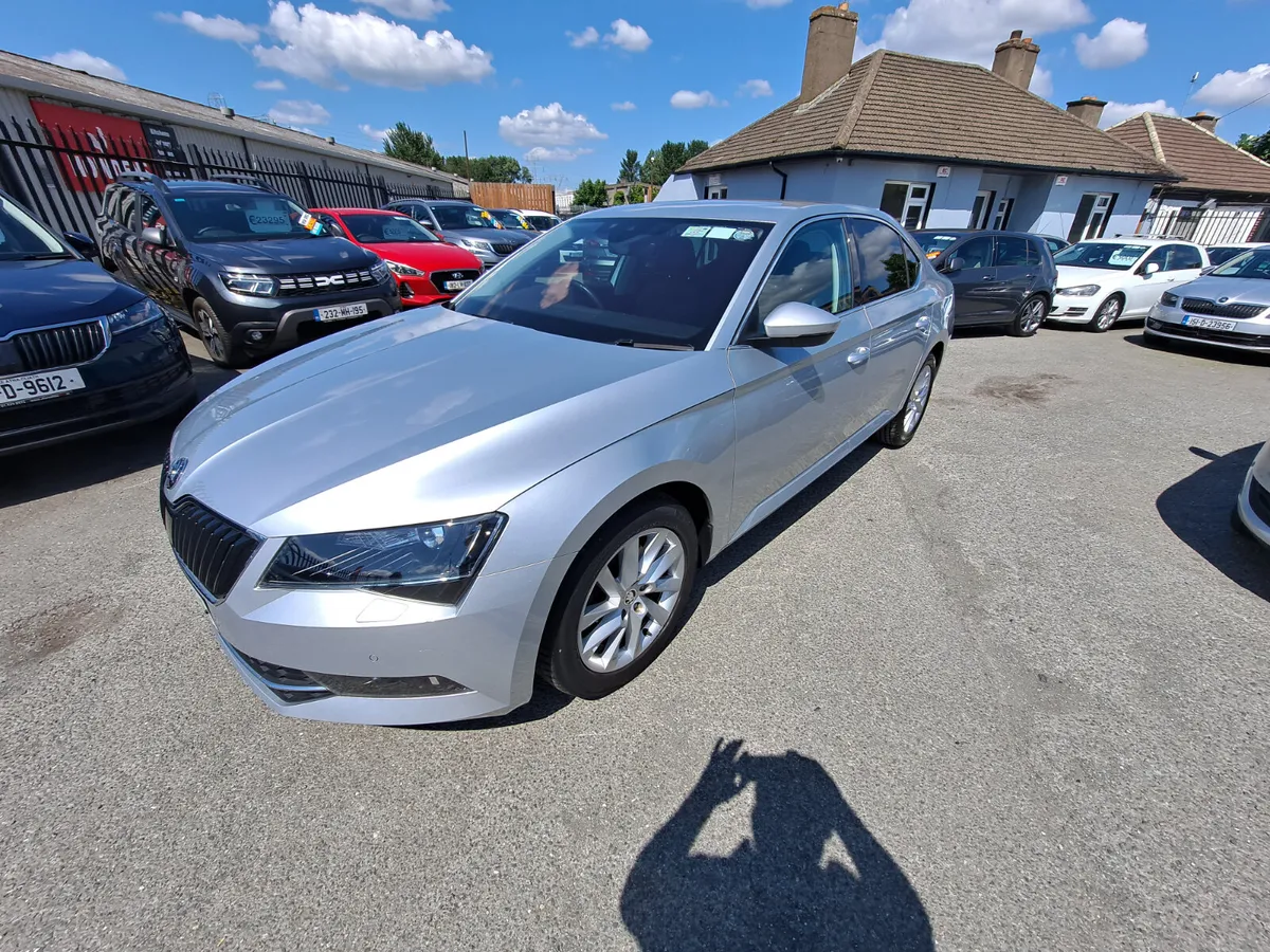 SKODA SUPERB STYLE 1.5 TSI 150HP 4DR - Image 4