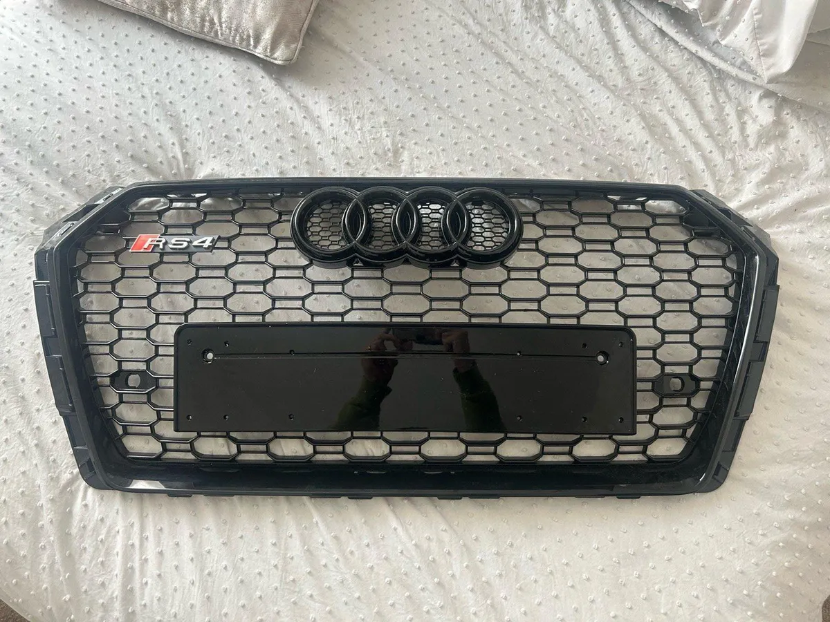 Audi A4 B9 Honeycomb Grill 2016-2020 - Image 1