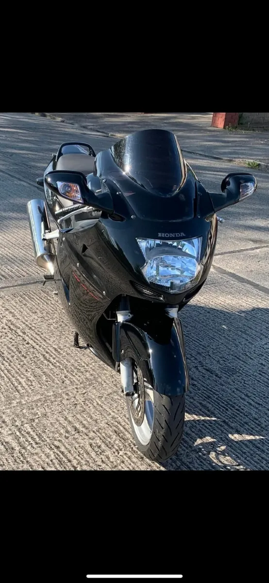 Honda Superblackbird CBR 1100XX - Image 1