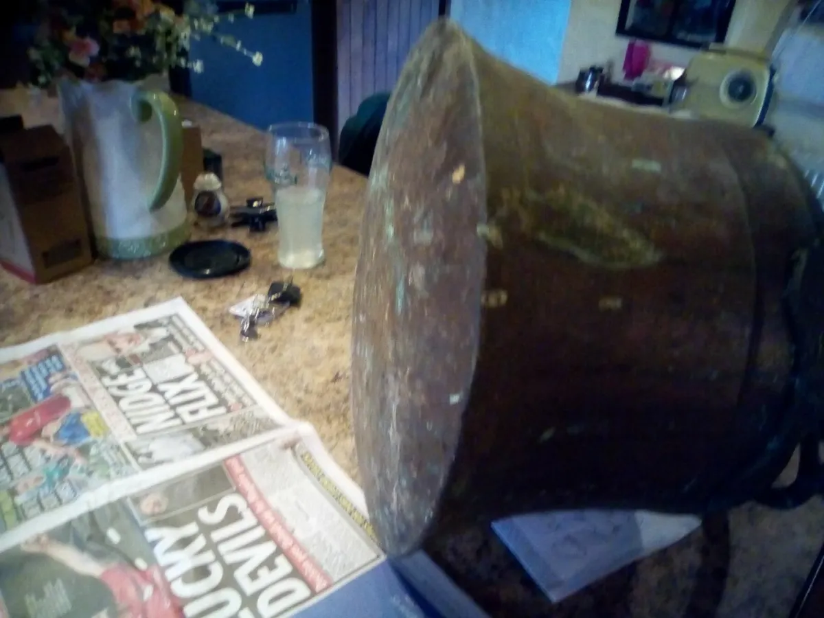Old copper pot - Image 1