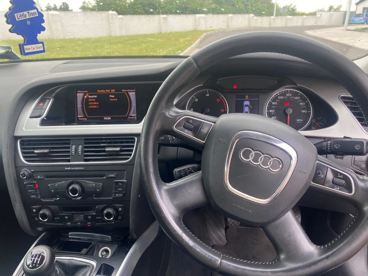 Audi A4 2010 - Image 4