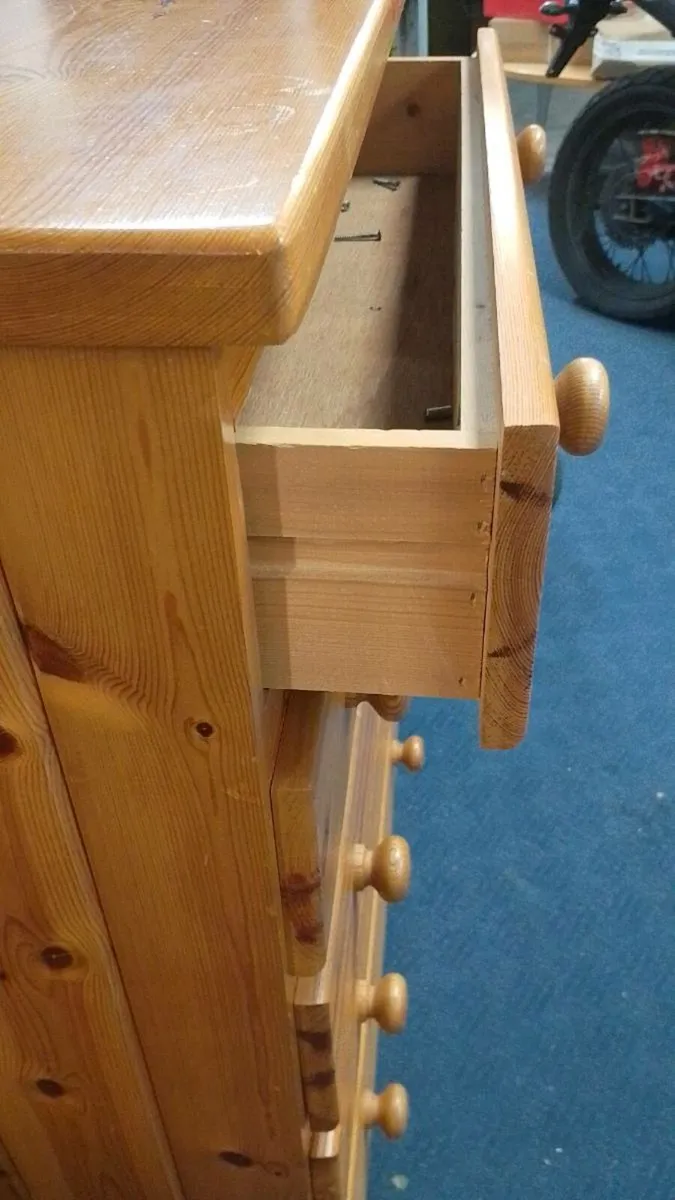 Large Pine Chest Of Drawers - Image 2