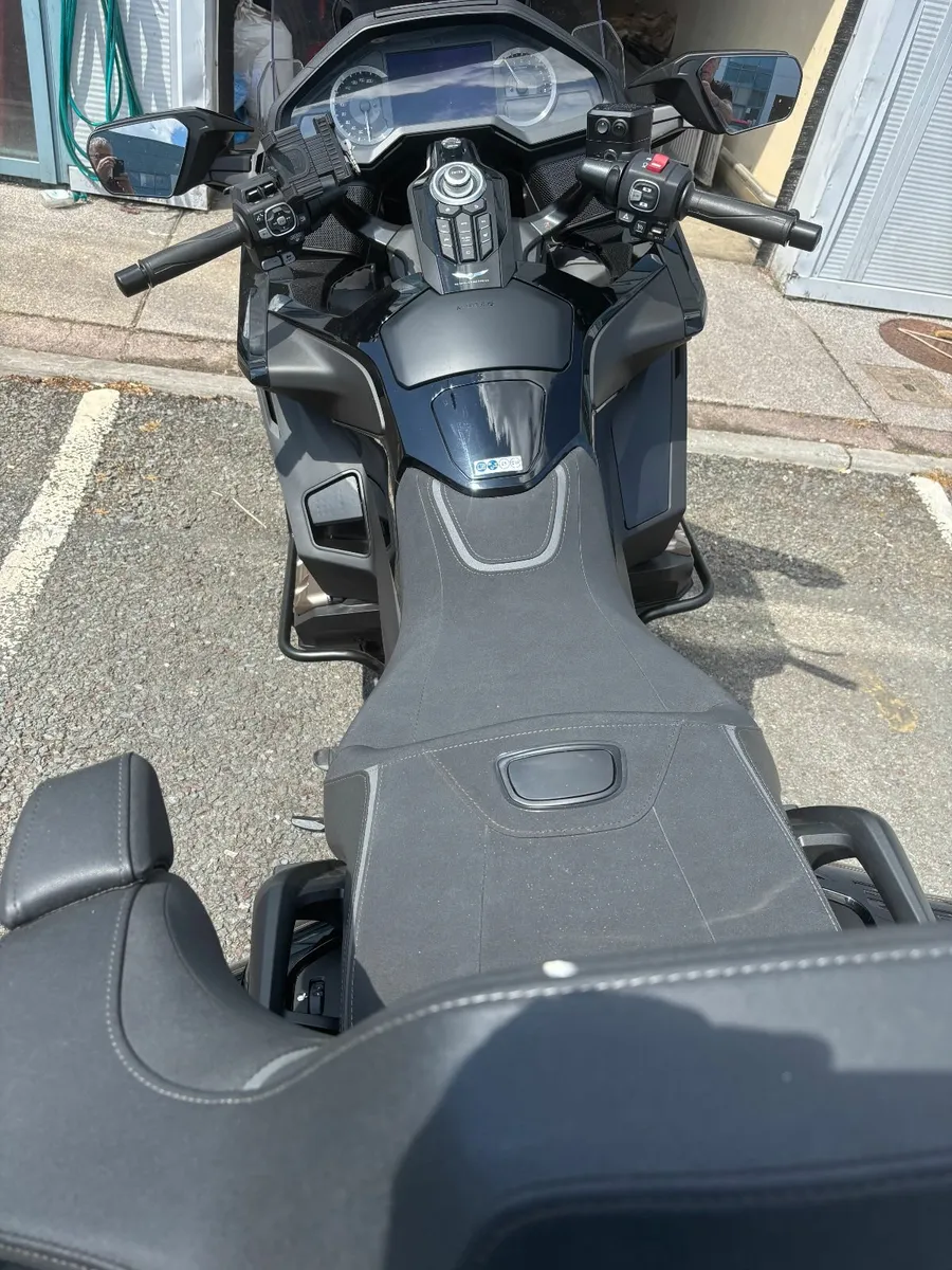 2024 Honda Goldwing GL1800 DCT - Image 2