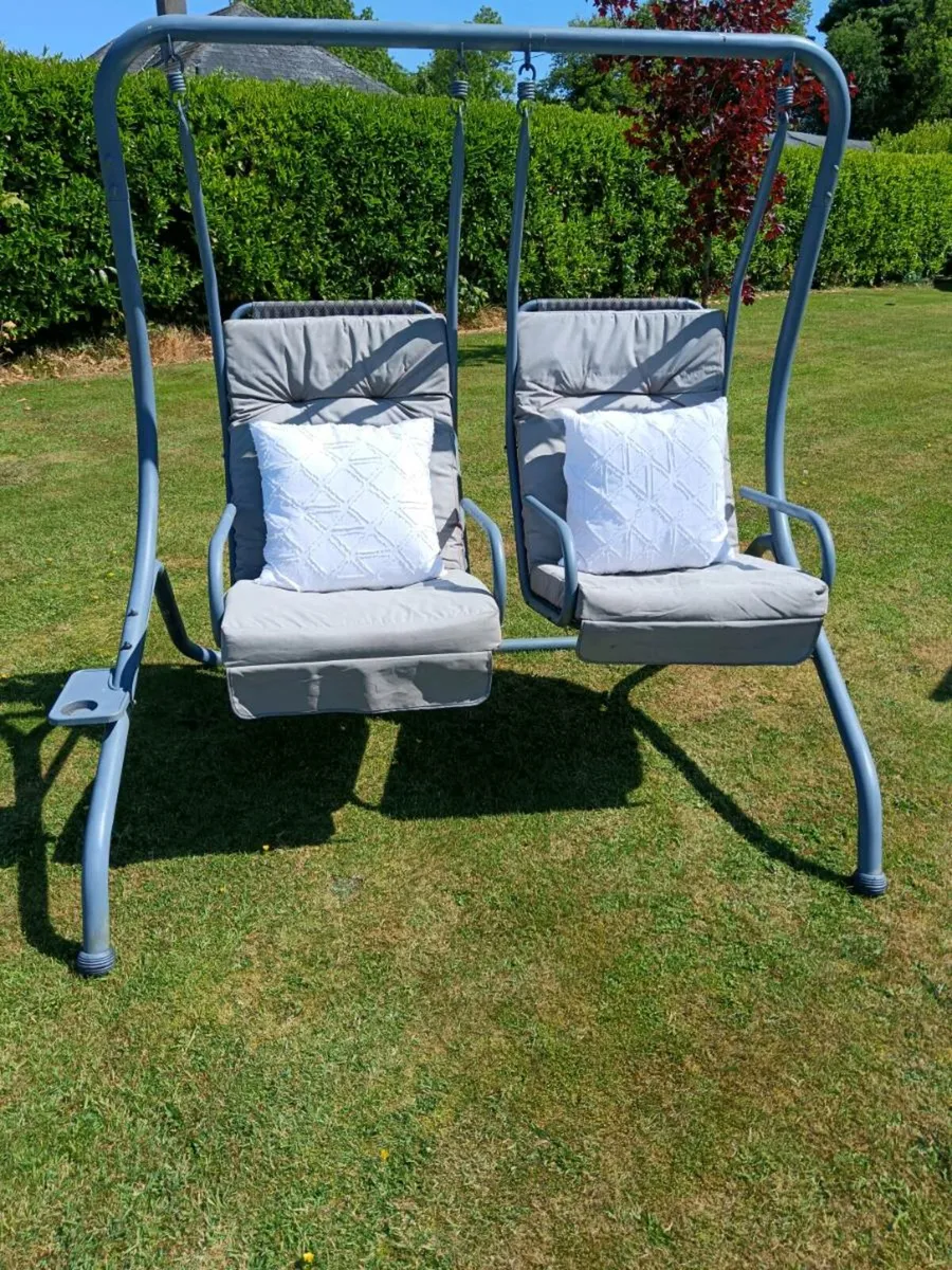 Garden swing set - Image 1