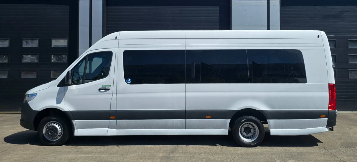 Mercedes Sprinter M50 Shuttle Pro 18+ D - Image 3