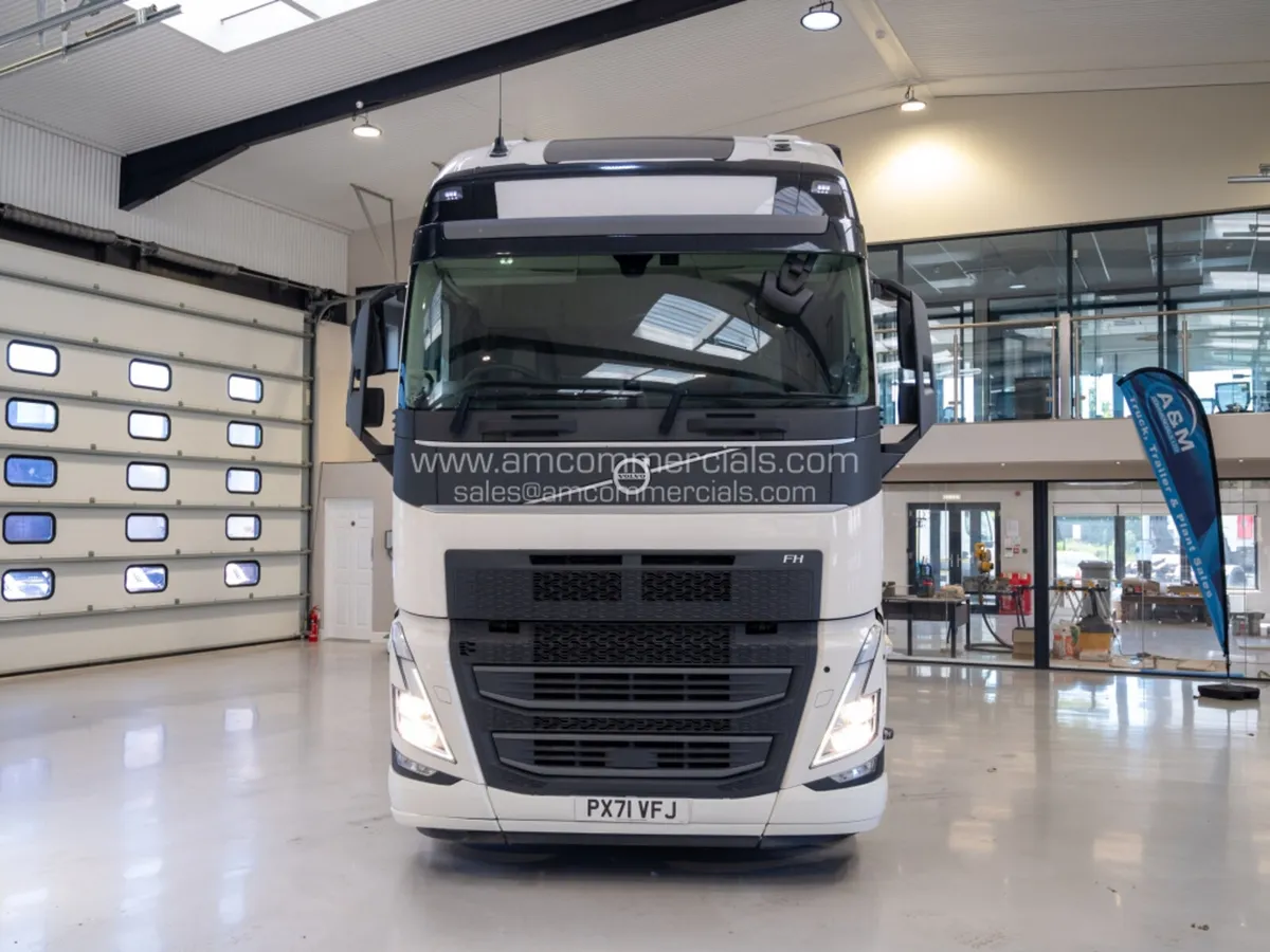 2021 (71) Volvo FH500 6X2 Midlift Globetrotter - Image 2