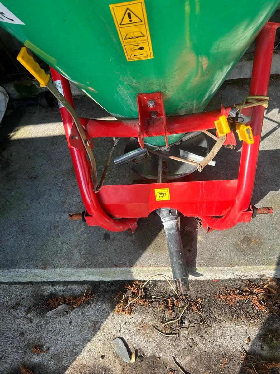 Manure Spinner - Image 1