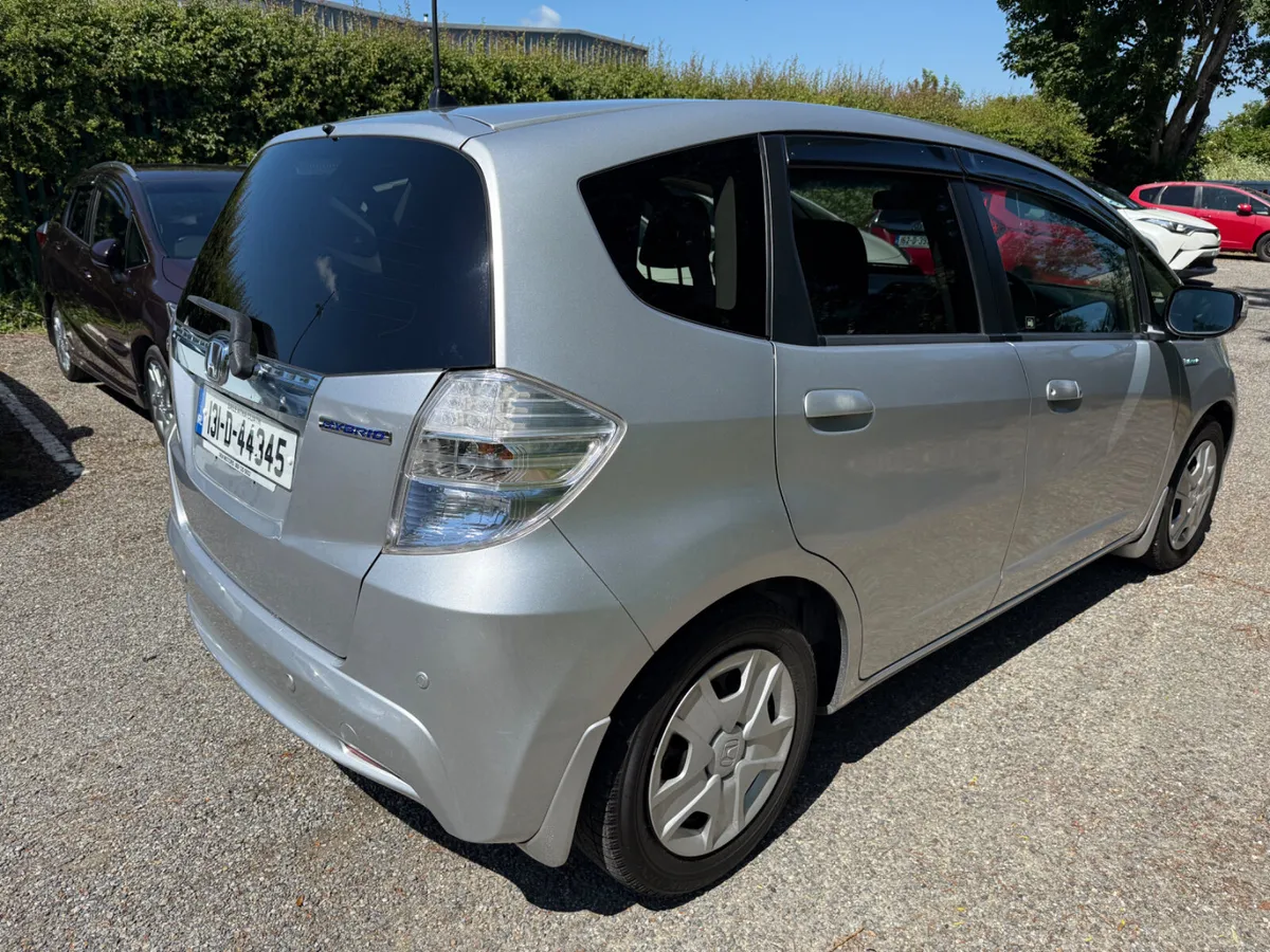 Honda Fit 2013 heated seats!parking sensors! - Image 3
