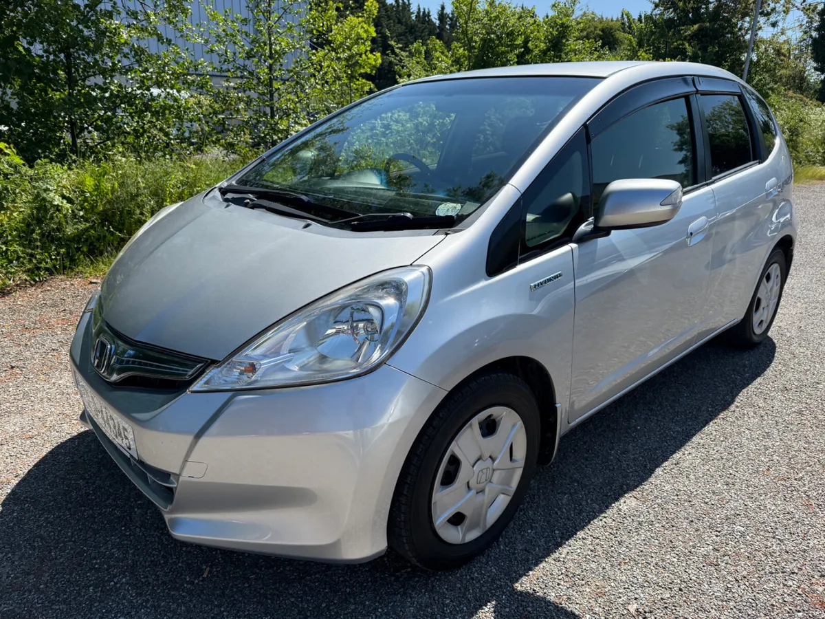 Honda Fit 2013 heated seats!parking sensors! - Image 2