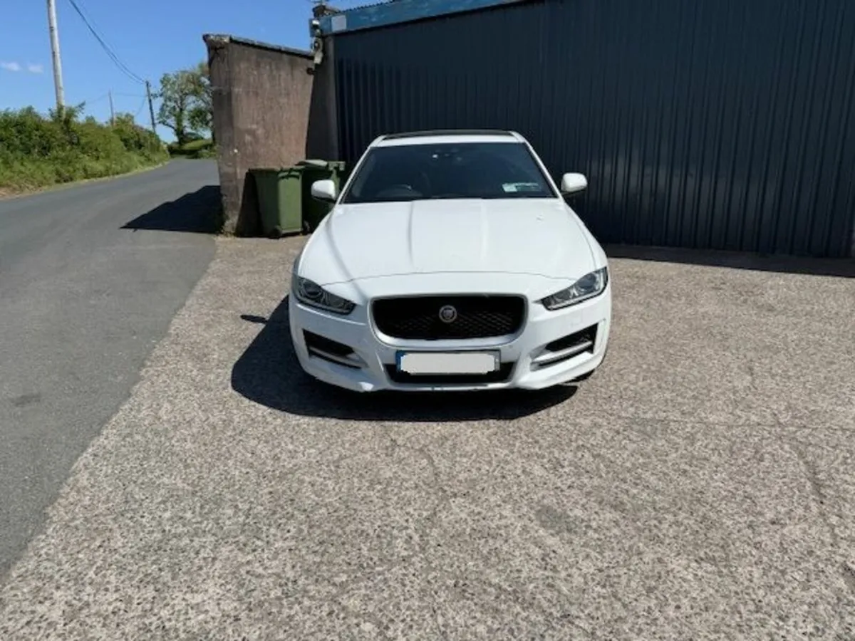 2016 JAGUAR XE 2.0L-D - Image 1