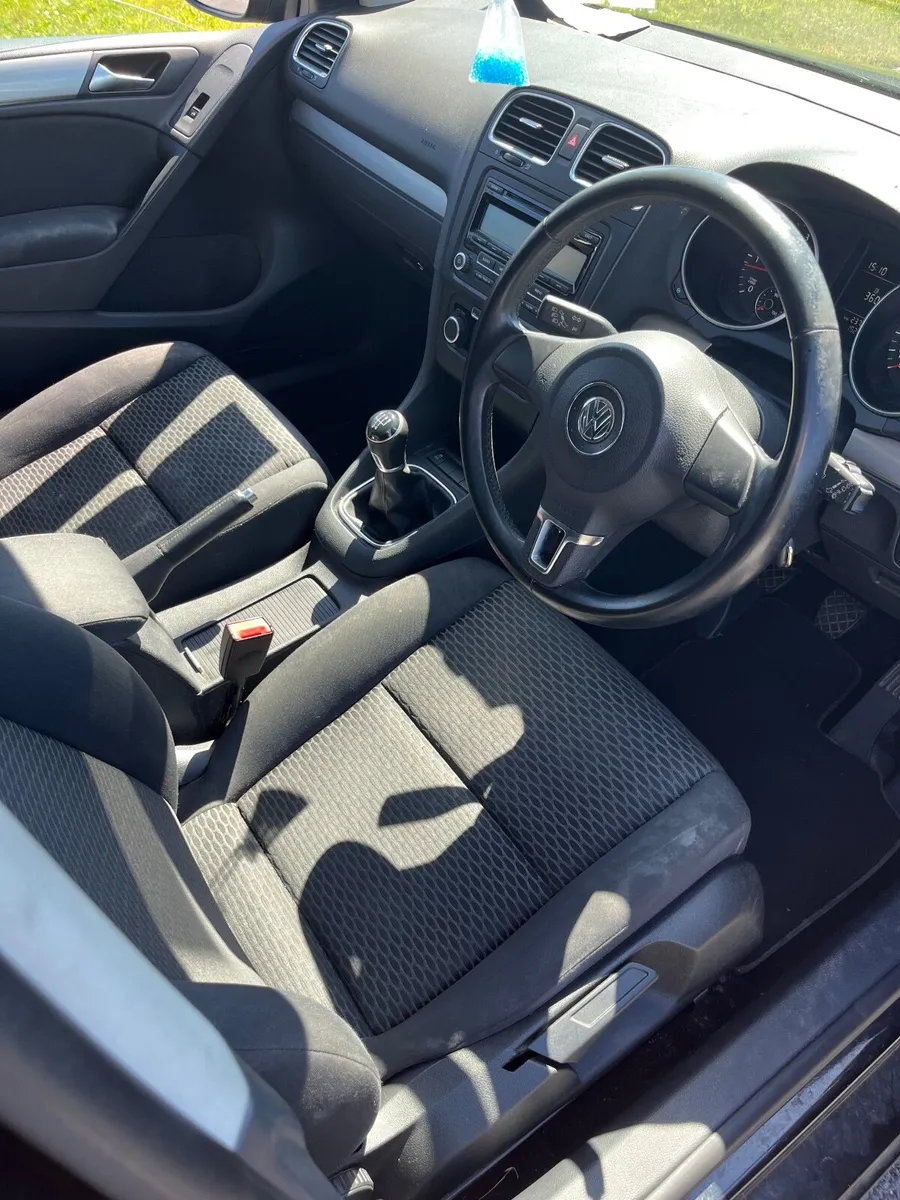 Volkswagen Golf 2011 - Image 4