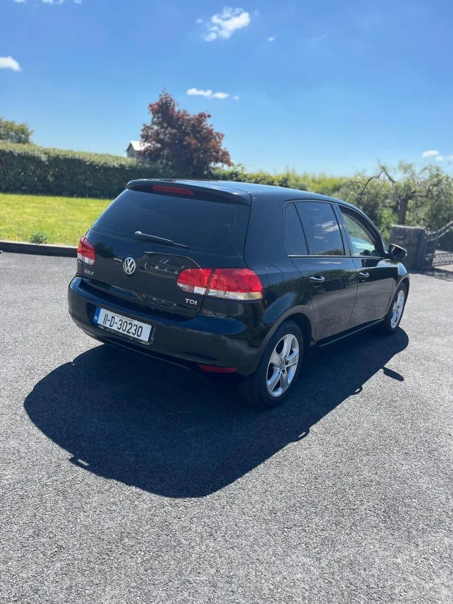 Volkswagen Golf 2011 - Image 2