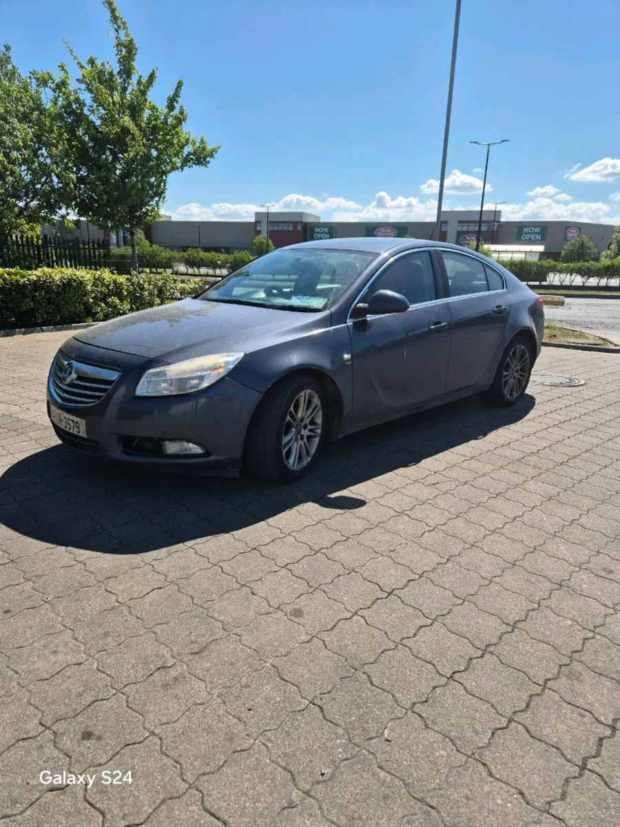 Vauxhall  Insignia 2011 - Image 3