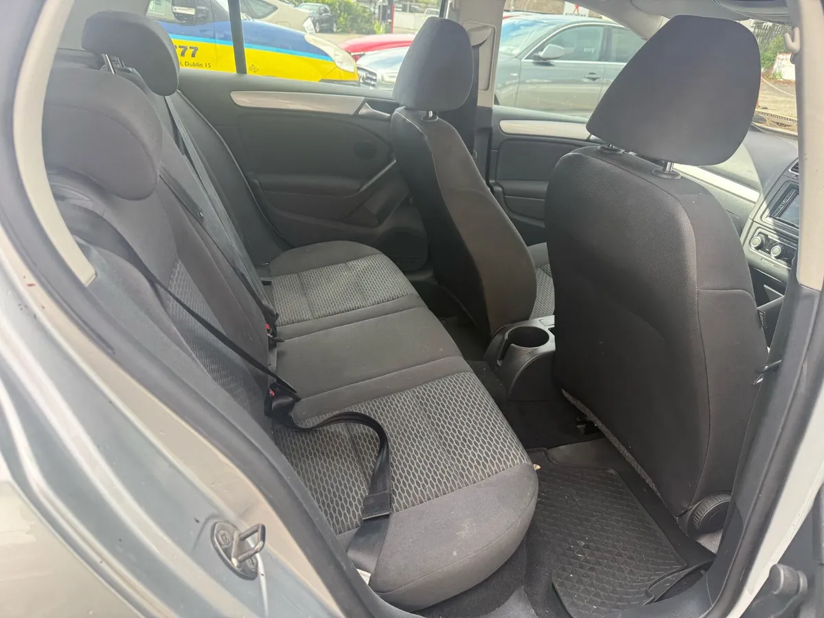 Volkswagen Golf 2012 - Image 3