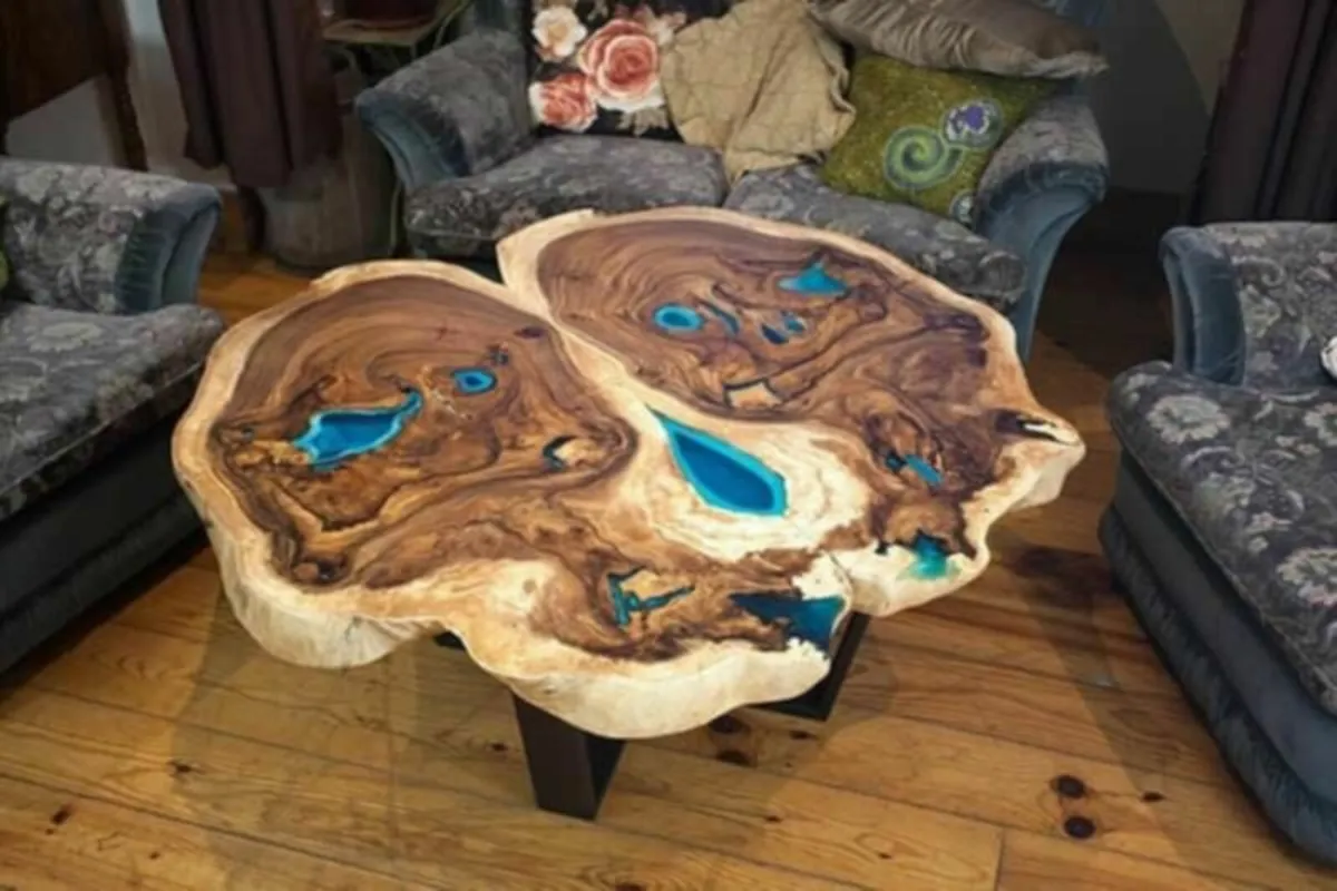 Round live edge coffee table glowing in the dark - Image 3