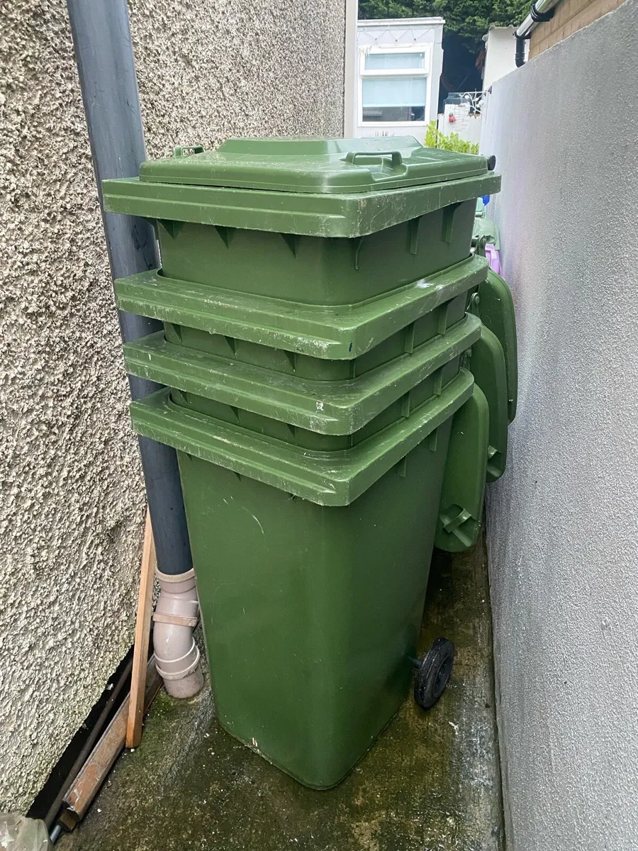 Wheelie bins like new (read description) - Image 4