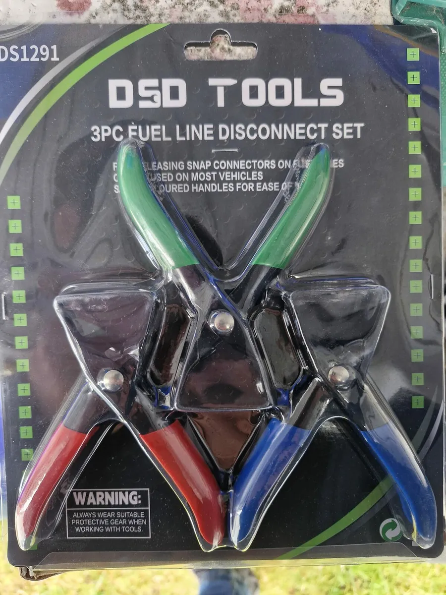 Fuel line disconnect set
