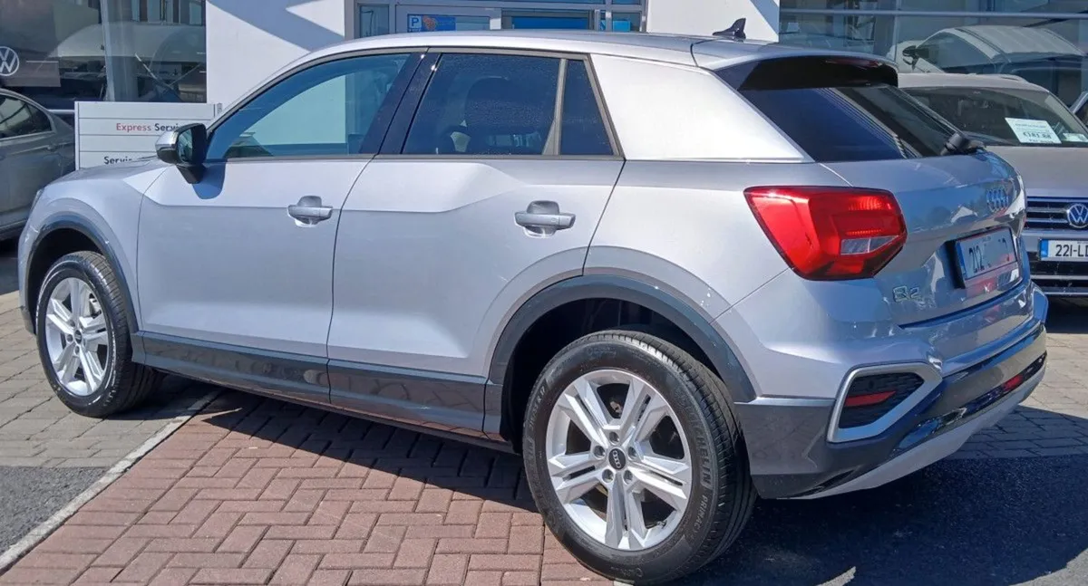 Audi Q2 SE 30 TDI 116HP  rearview Camera  Heated - Image 4