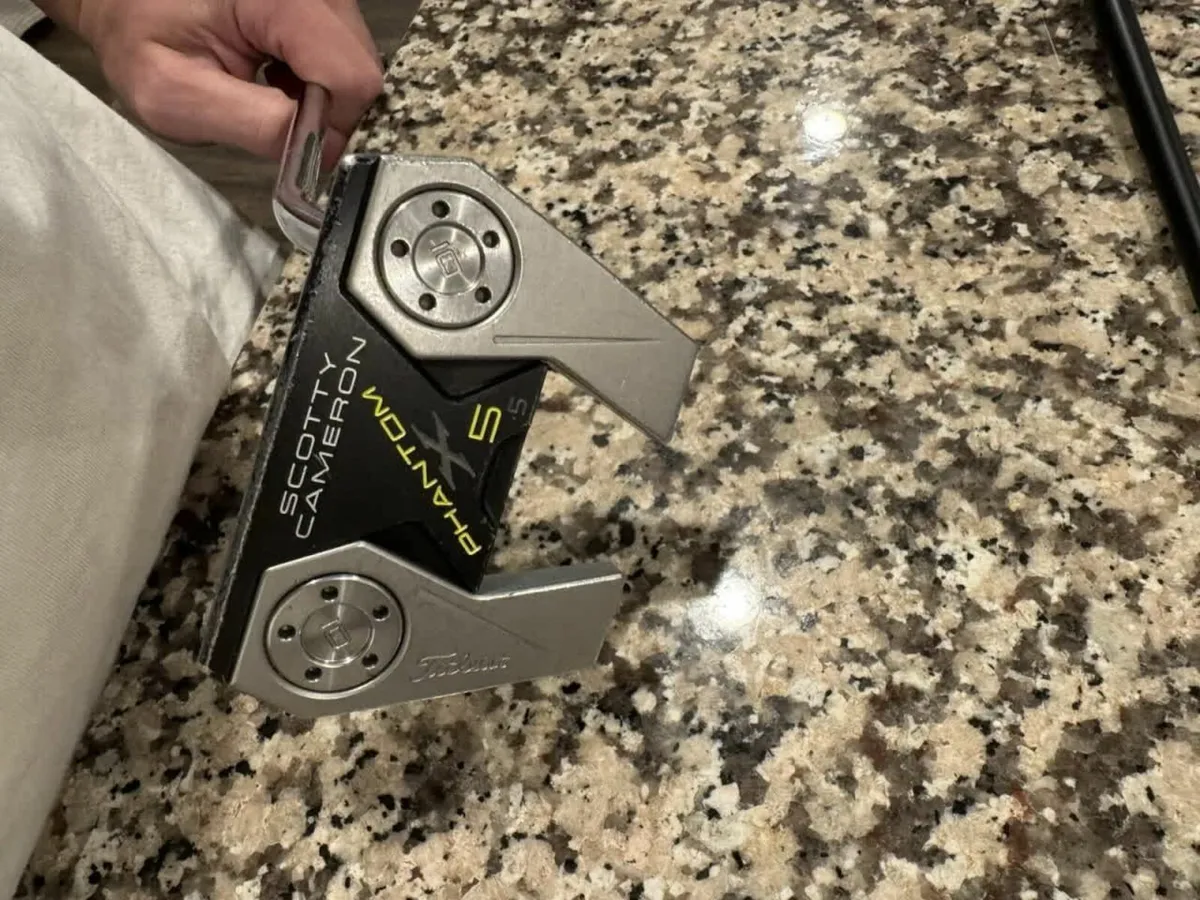 Scotty Cameron Phantom X 5.5 Putter With Headcover - Image 1
