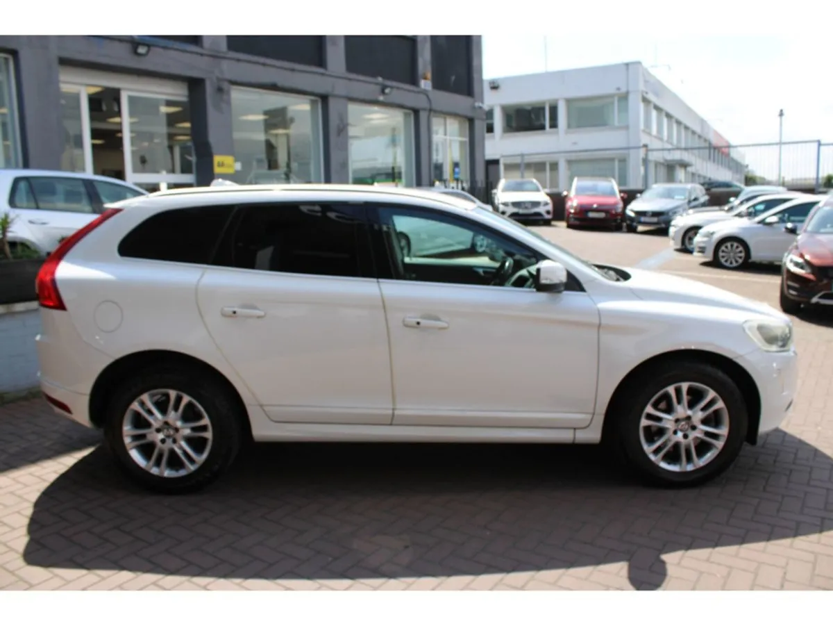 Volvo XC60 2.0d4 SE Cross Country 5DR Estate Auto - Image 2