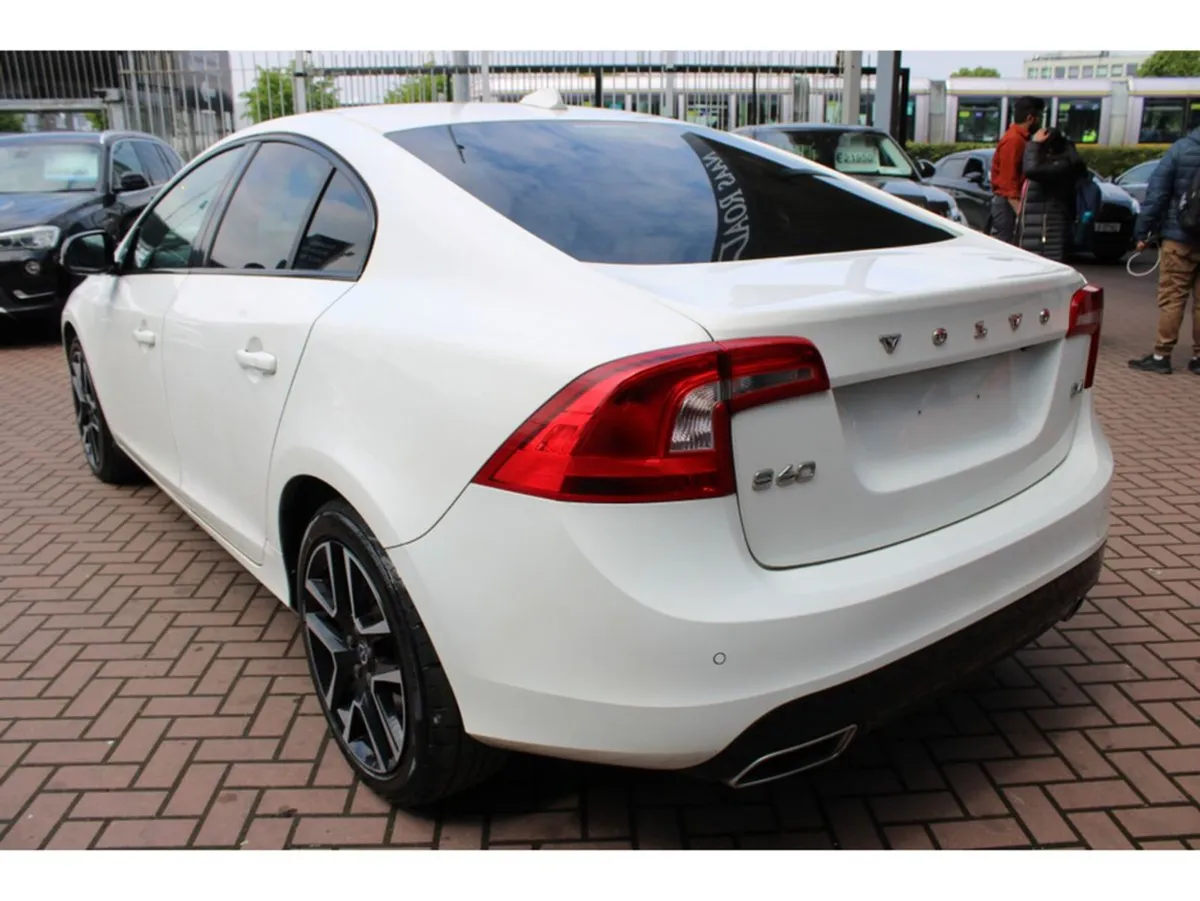 Volvo S60 2.0d4 SE Luxury 4DR Saloon Automatic // - Image 4