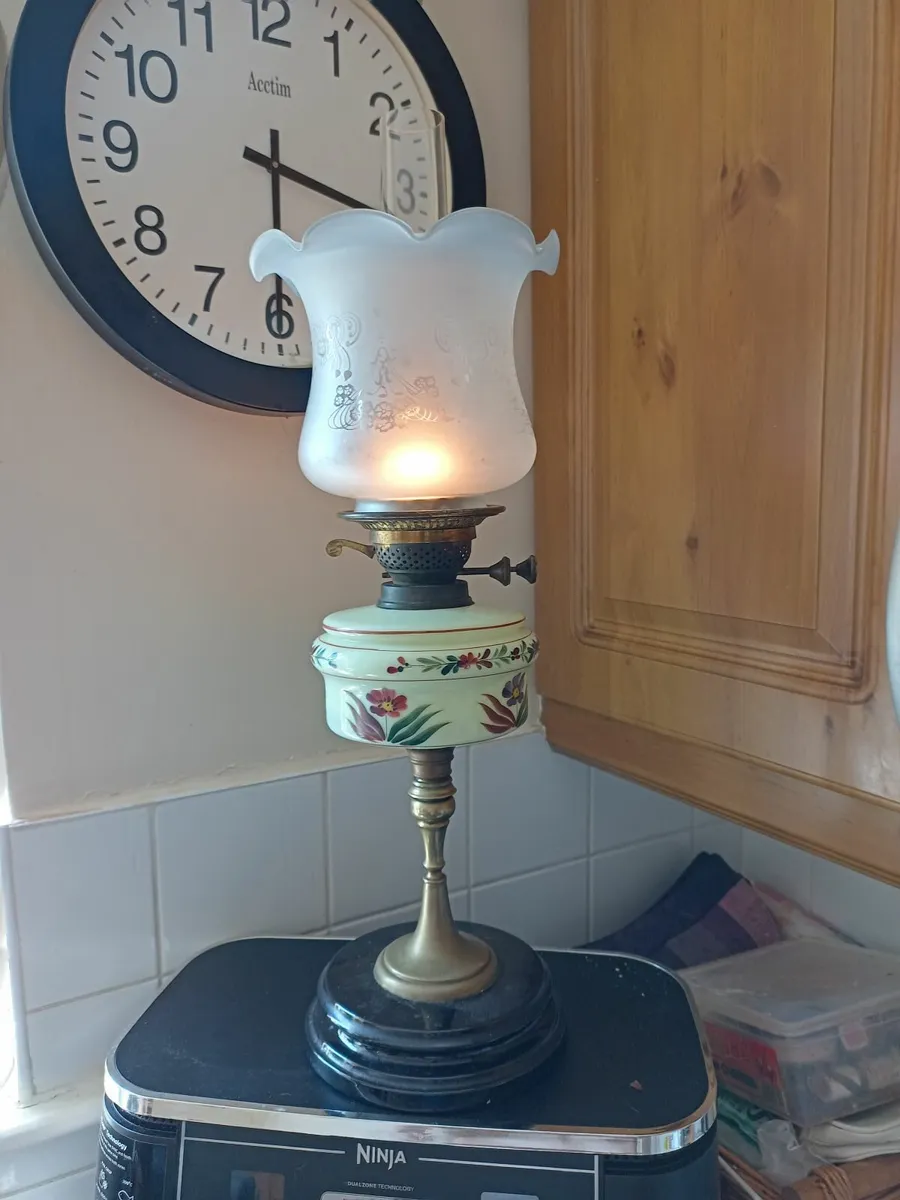 Vintage oil lamp - Image 4