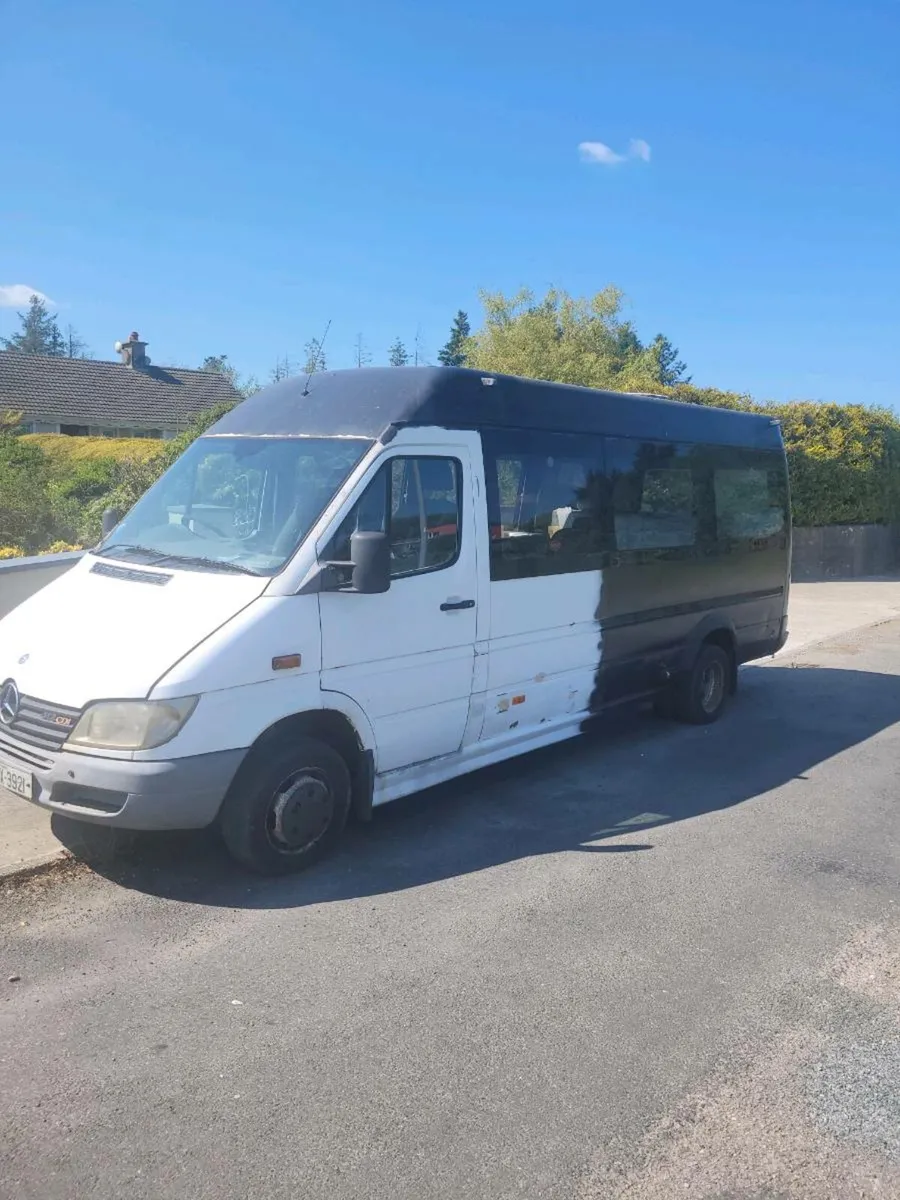 Camper van - Image 2