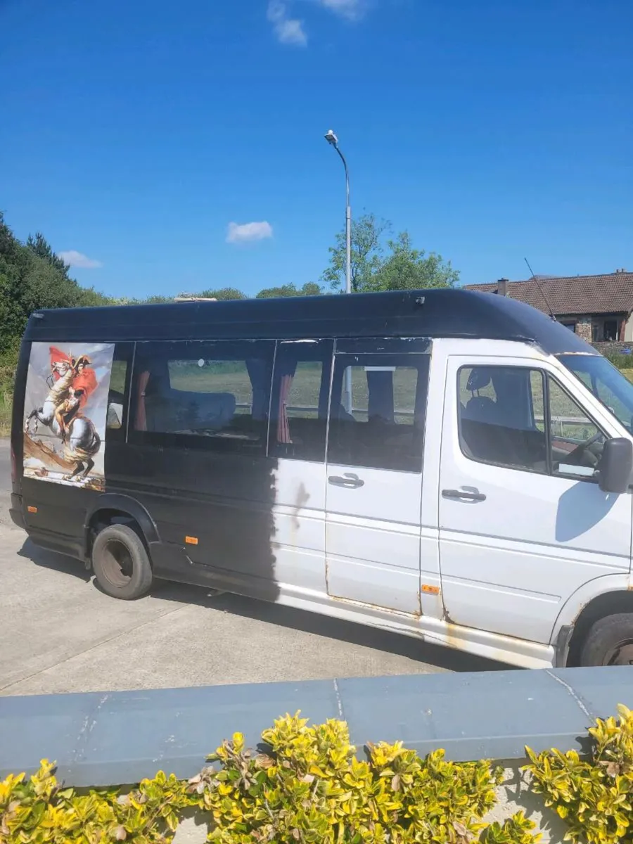 Camper van - Image 3