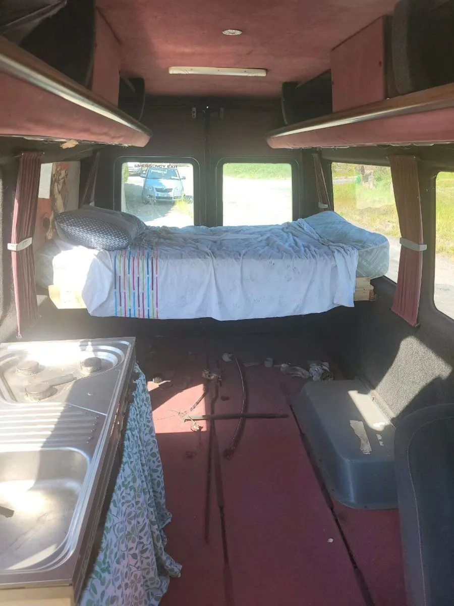 Camper van - Image 4