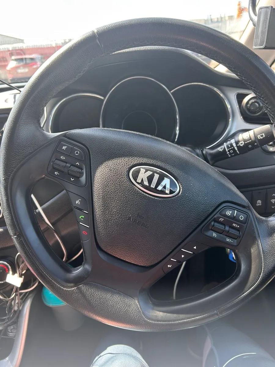Kia Ceed 2012 - Image 2