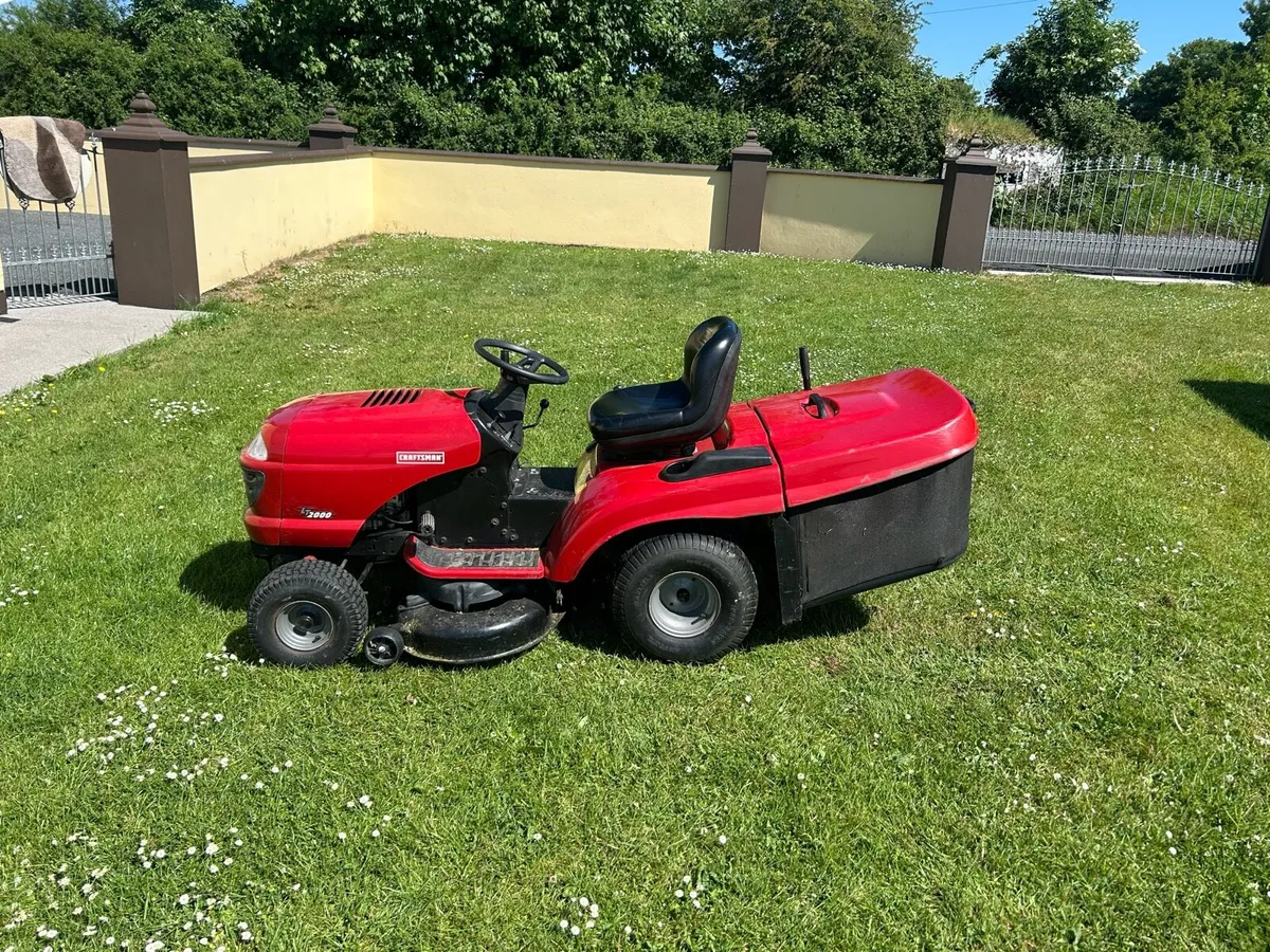 Craftsman ride on mower - Image 2
