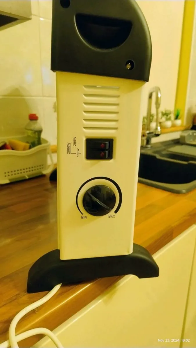 Electric heater new in original box - Image 2