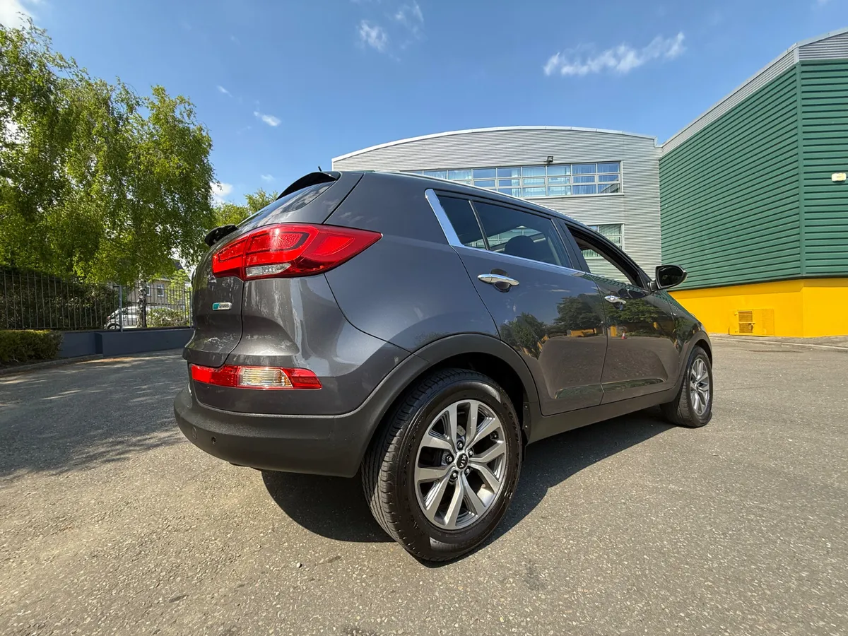 Kia Sportage 1.7 CRDI Platinum Edition Sun Roof - Image 4