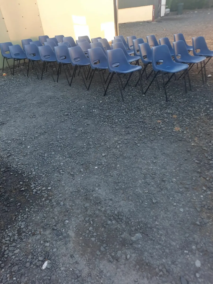 Poly chairs - Image 4